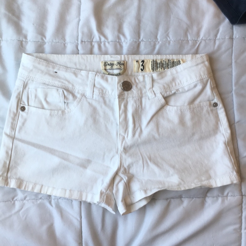 White shorts, size 3